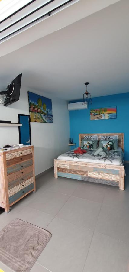 Chez Claudia: Charming Retreat with Private Jacuzzi and Pool Apartment Courcelles Exterior photo